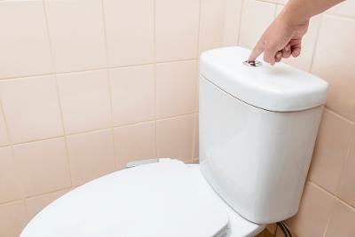 Jak opravit protékající záchod