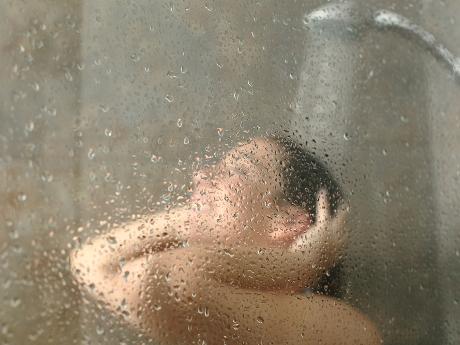 Jak vybrat sklo do sprchového koutu?
