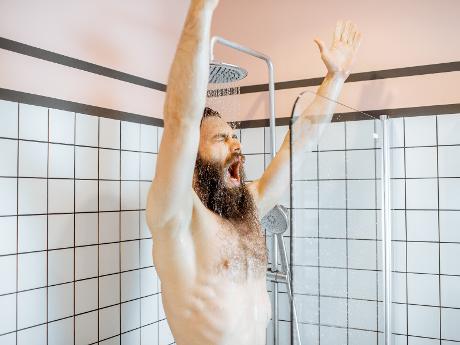 10 skvělých důvodů, proč si dát studenou sprchu
